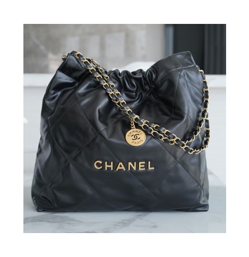 샤넬 22백 미듐 금장 크기 : 39 x 42 x 8 cm