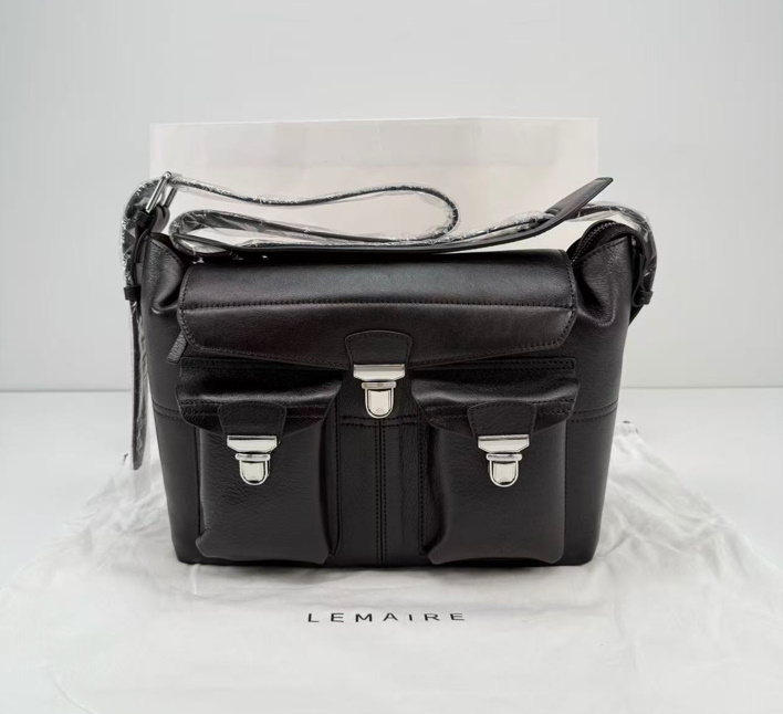 르메르 위크엔드 기어 백 나파 가죽 블랙 가로: 39cm 세로: 23cm 폭: 20cm