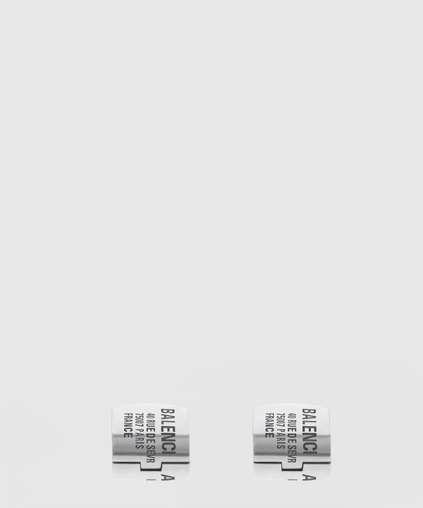 태그 스터드 귀걸이 792892